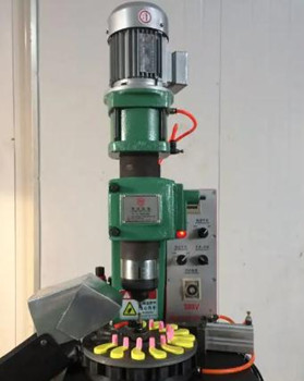 怎樣安全地操作氣液增壓鉚接機(jī)？